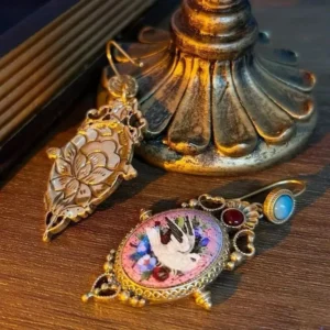 Dove Bird Earrings Ornate Flower Vintage Palace White Gold Court Royal Pigeon Dangle/Drop